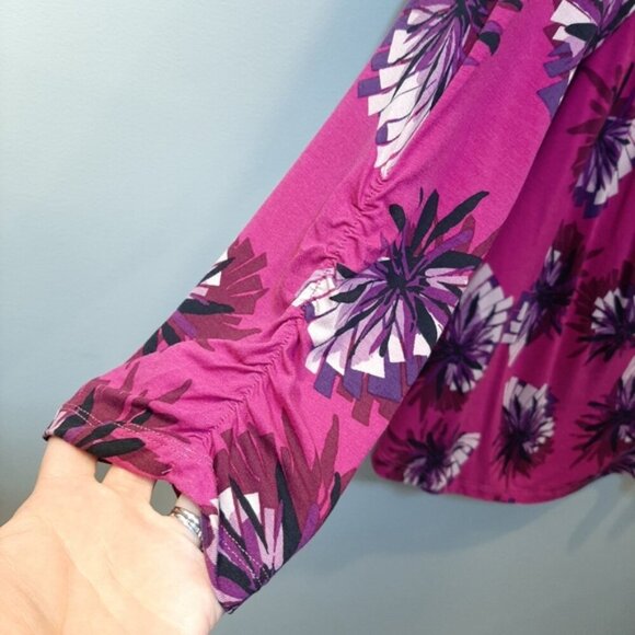 3/$20 IN EVERY STORY Floral Long Sleeve Top Cowl Neck Back Cut Out Ruched Flowy - Picture 6 of 13